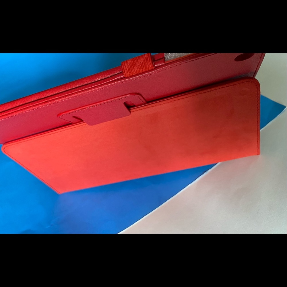 NWT Red tablet case - Picture 5 of 7